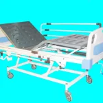 تخت بیمارستانی سه شکن مکانیکی با قابلیت تنظیم ارتفاع